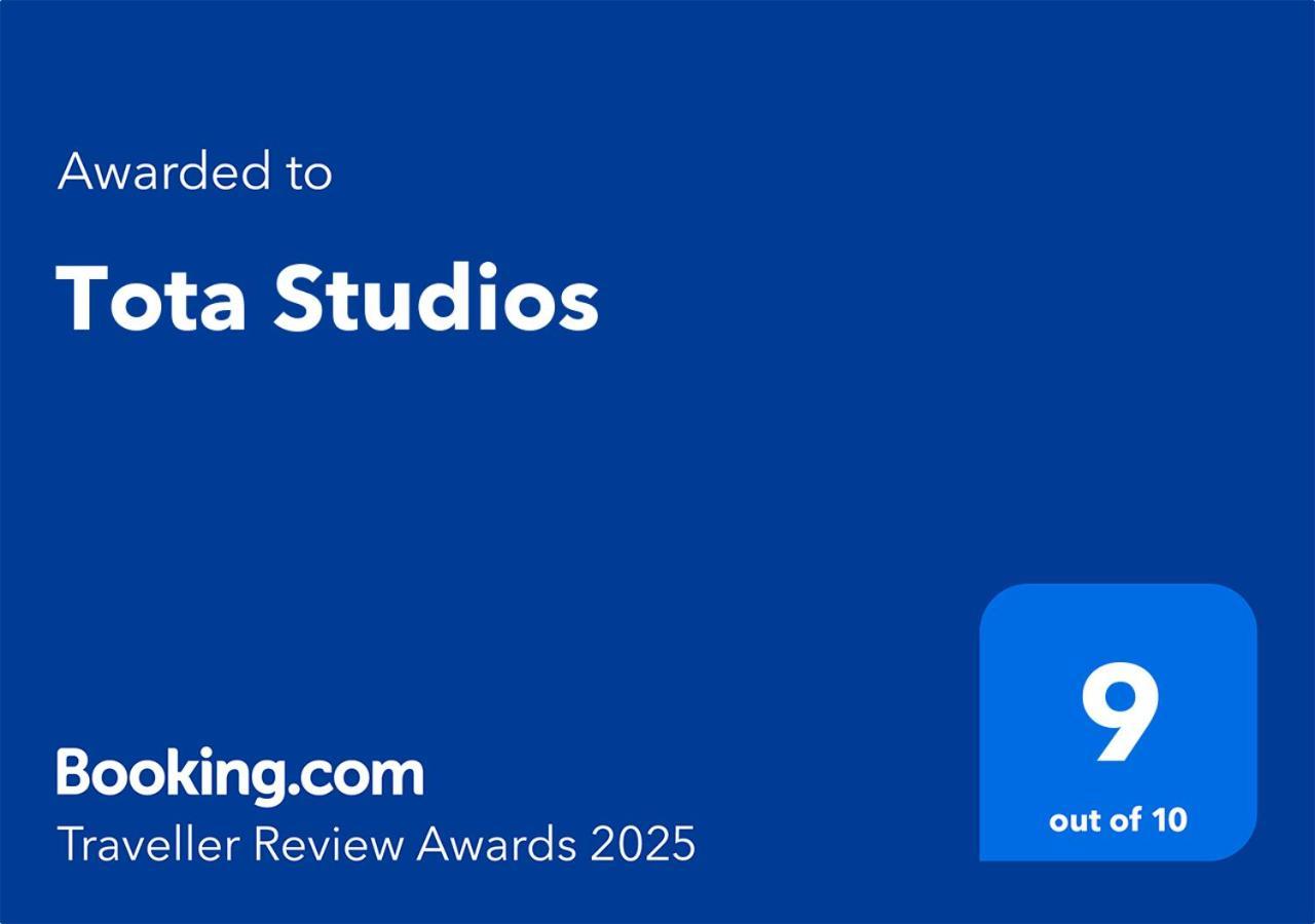 Tota Studios ซีลีวี ภายนอก รูปภาพ